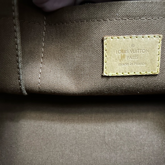Authentic Louis Vuitton Monogram Rivet Bag. - Picture 5 of 14